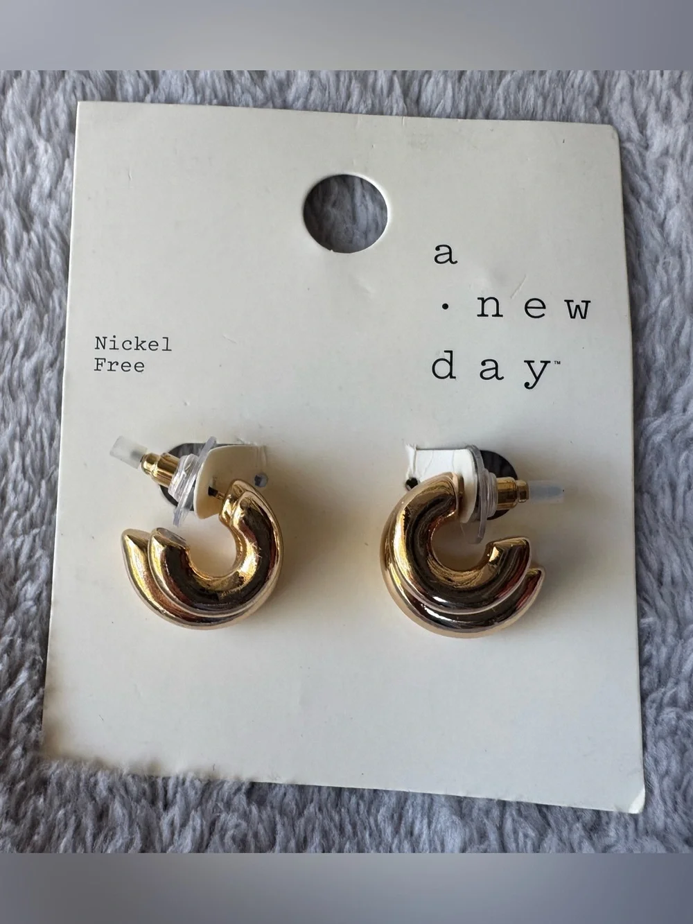 Lot of 6 A New Day Gold Toned Earrings Various Styles - Picture 6 of 10